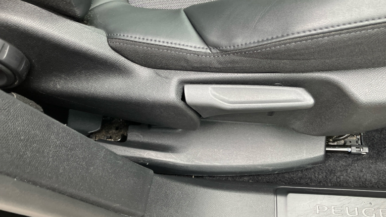 Peugeot 3008 1.5 BlueHDi Allure Premium 5dr Diesel Estate